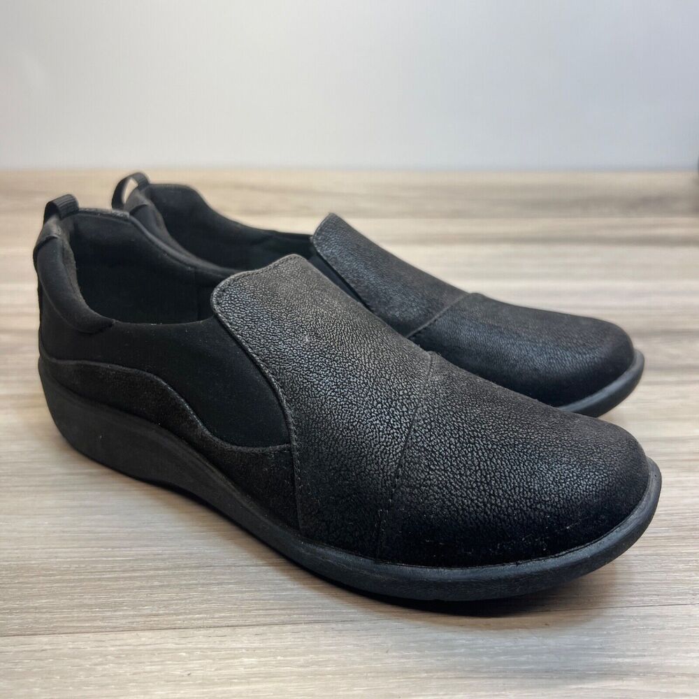 Clarks Women's CloudSteppers Sillian‎ Paz Slip-On Loafer Black Size 6.5 M